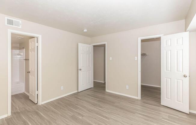 2 beds, 2 baths, 932 sqft, $999
