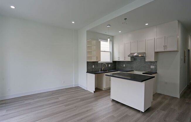 OPEN HOUSE: Tuesday (7/29) 7:10pm-7:30pm. Fully remodeled 3BR/1.5BA Inner Mission full flat in a classic Edwardian less than a block from SF General Hospital (1212 Utah)