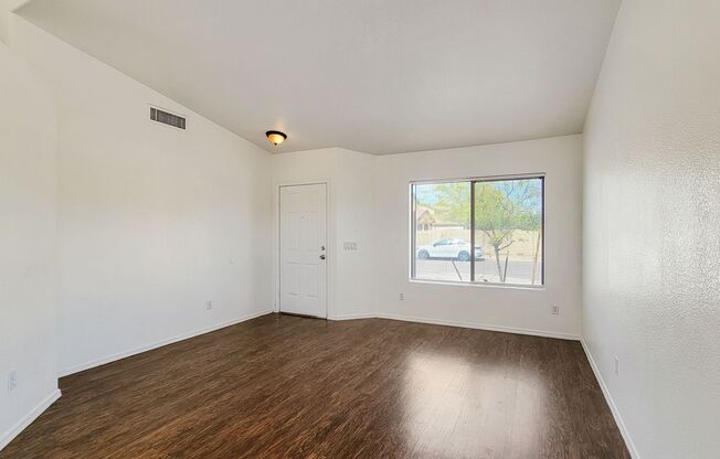 Excellent location near 202 and I-10!