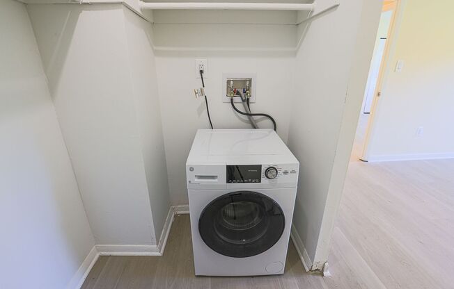 2 beds, 1 bath, 925 sqft, $1,500, Unit 2210-A2