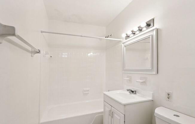 1 bed, 1 bath, 850 sqft, $1,050, Unit 29-066C