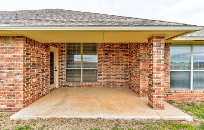 3 beds, 2 baths, $2,035