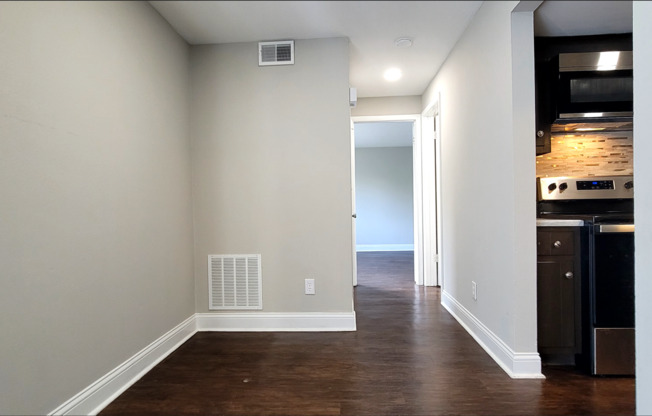 1 bed, 1 bath, $1,095, Unit 4420 Flowerdale Apt E