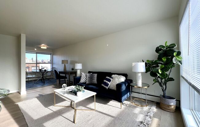 2 beds, 1 bath, 735 sqft, $2,125, Unit 109
