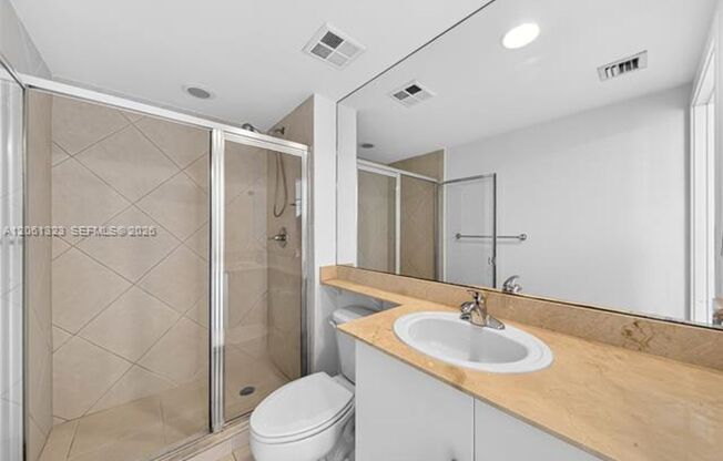 2 beds, 2 baths, $4,000, Unit # 2219