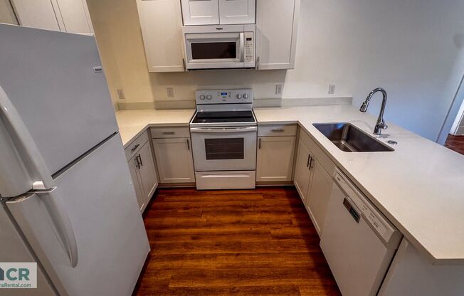 5bd/2ba Near Campus and Broadway!