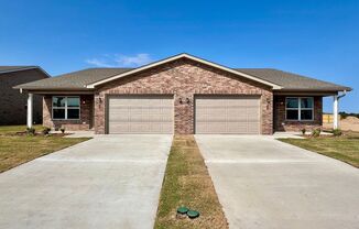 3 beds, 2 baths, 1,300 sqft, $1,550, Unit 617 69th Ave