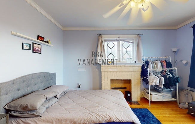3 beds, 1 bath, 1,003 sqft, $4,700, Unit 14