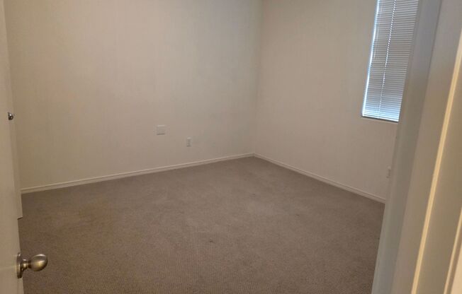 2 beds, 2 baths, $1,875, Unit Unit E25
