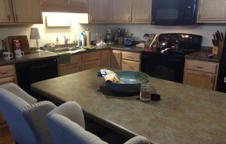 1 bed, 1 bath, 800 sqft, $2,150, Unit #402