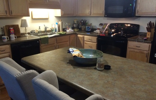 1 bed, 1 bath, 800 sqft, $2,150, Unit #402