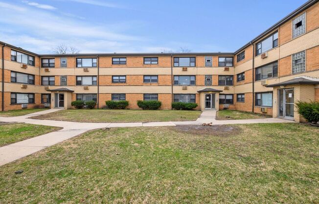 7900 S. Paxton Ave.