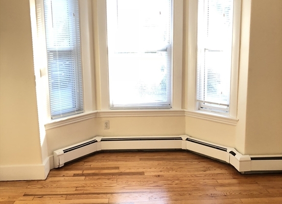 11 LAWRENCE ST