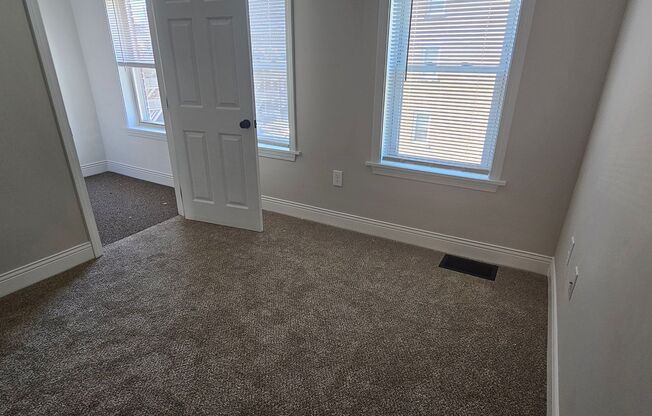 2 beds, 1 bath, 760 sqft, $2,400, Unit 13 Keegin