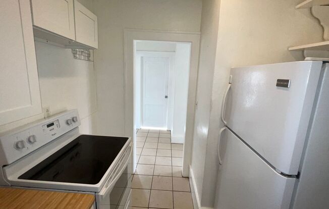 2 beds, 1 bath, 745 sqft, $1,750