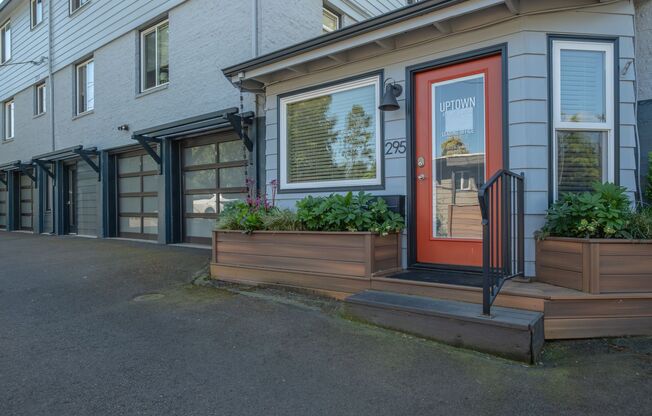 1 bed, 1 bath, 700 sqft, $1,600, Unit 10