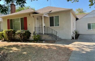 COMING SOON 10/1/2024 3 Bedroom 1 Bathroom Home in East Sacramento