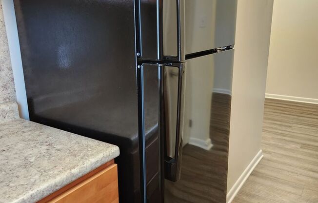 2 beds, 1 bath, 878 sqft, $1,305, Unit WY19005