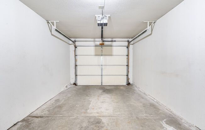 2 beds, 2 baths, 900 sqft, $1,499, Unit L202