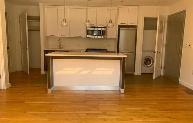 1 bed, 1 bath, $3,700, Unit 2J