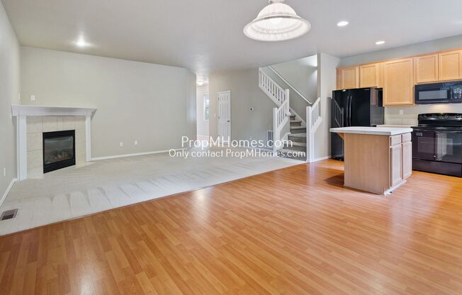 Light & Bright Three Bedroom Home in Aloha!