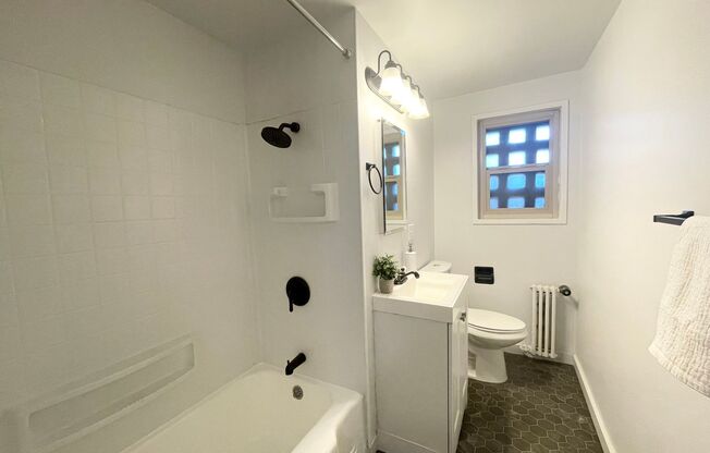 1 bed, 1 bath, 800 sqft, $1,895, Unit Halmark 203