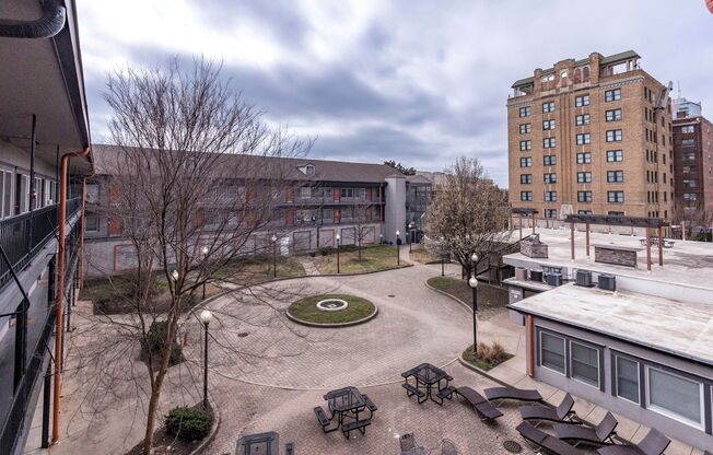 1 bed, 1 bath, $850, Unit 212