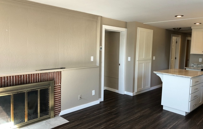 3 beds, 1 bath, 1,200 sqft, $1,995, Unit 2