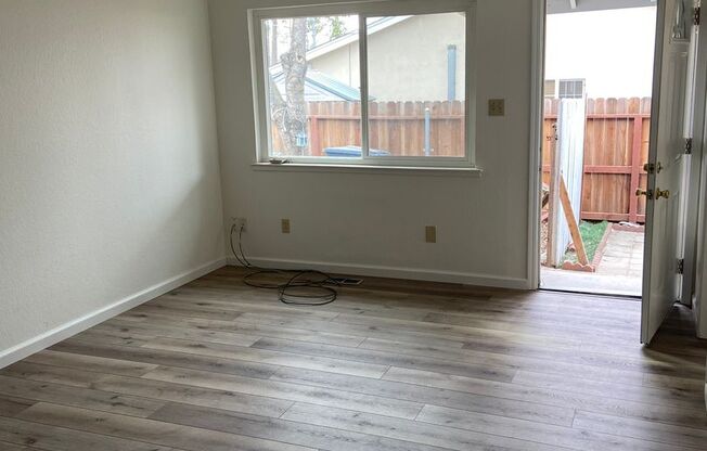 Duplex - Super clean 2 bdrm, 1 bath
