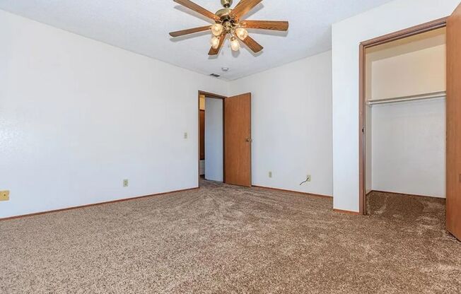 2 beds, 1.5 baths, 1,100 sqft, $1,565, Unit 309