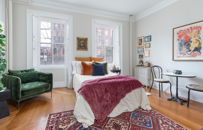 74 MT VERNON ST