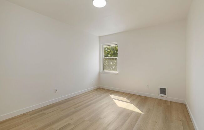 2 beds, 2 baths, 1,075 sqft, $2,885, Unit 204