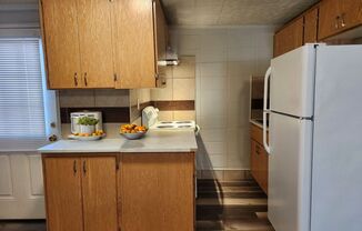 1 bed, 1 bath, $995, Unit L