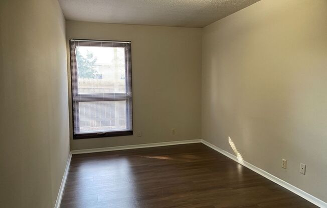 1 bed, 1 bath, 750 sqft, $925