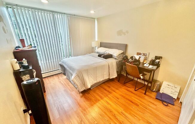 2 beds, 1 bath, 768 sqft, $2,350, Unit 101