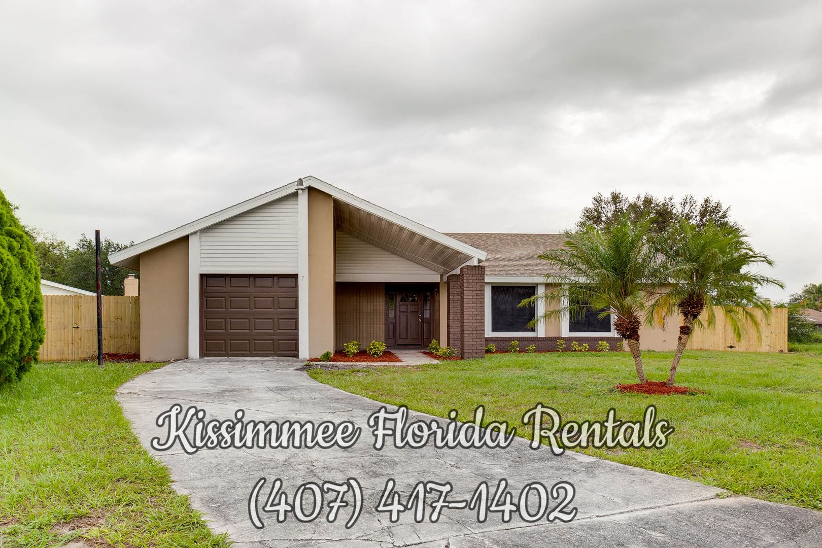Beautiful and spacious house with 3 bedrooms and 2 bathrooms located in Poinciana