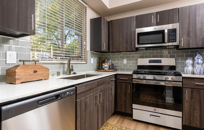 1 bed, 1 bath, 817 sqft, $1,505