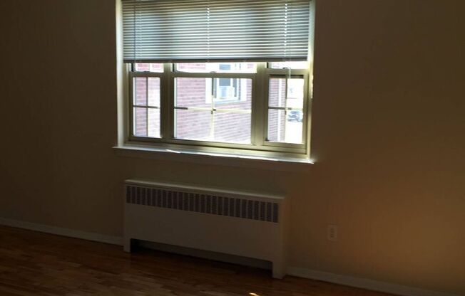 1 bed, 1 bath, 675 sqft, $2,000, Unit S302A