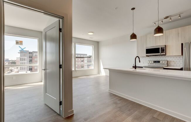 For Rent: Modern Urban Living at 115 W Hamburg – Your Ideal City Retreat Awaits!