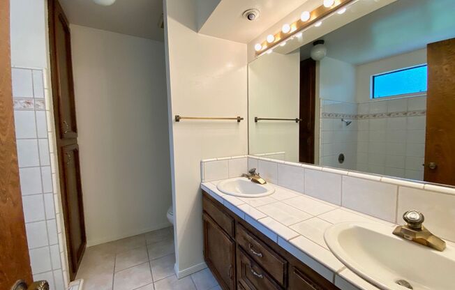 2 beds, 2 baths, $1,950, Unit UNIT 102