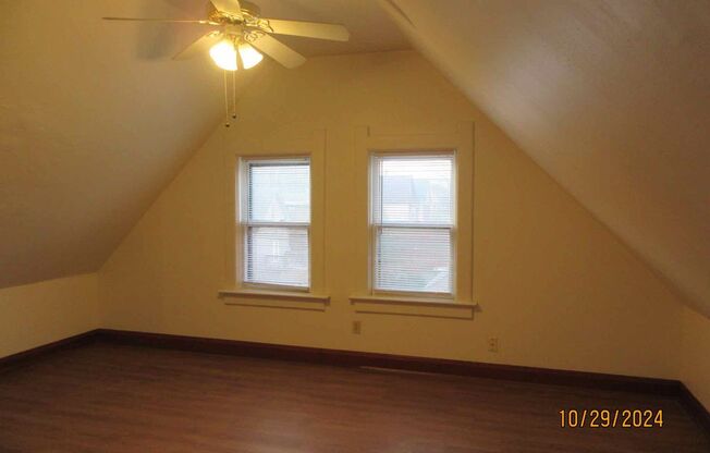 2 beds, 1 bath, 1,000 sqft, $1,100, Unit 821A