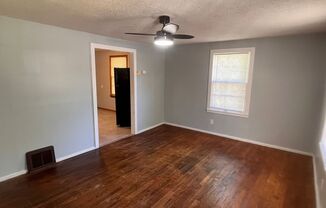 2 beds, 1 bath, $1,050