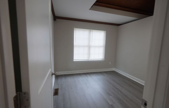 1 bed, 1 bath, $875, Unit 700