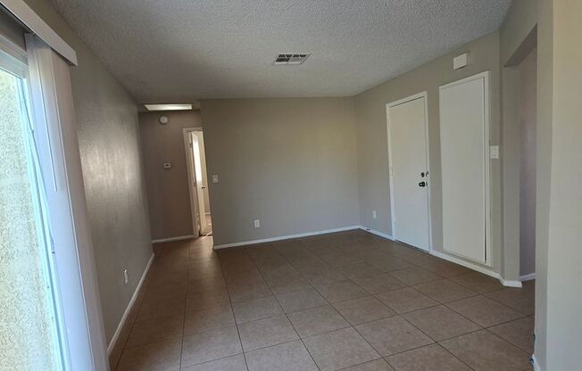 3 beds, 2 baths, $1,650