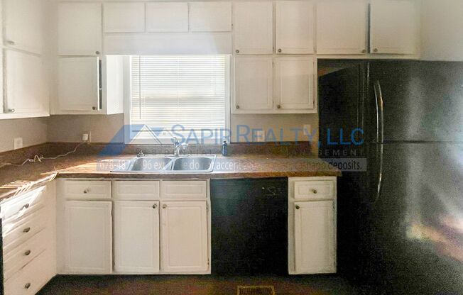 3 beds, 2 baths, $1,600