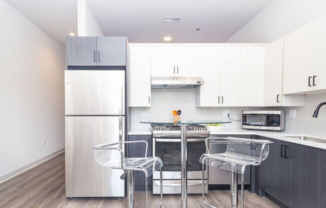 1 bed, 1 bath, 690 sqft, $1,995, Unit 410