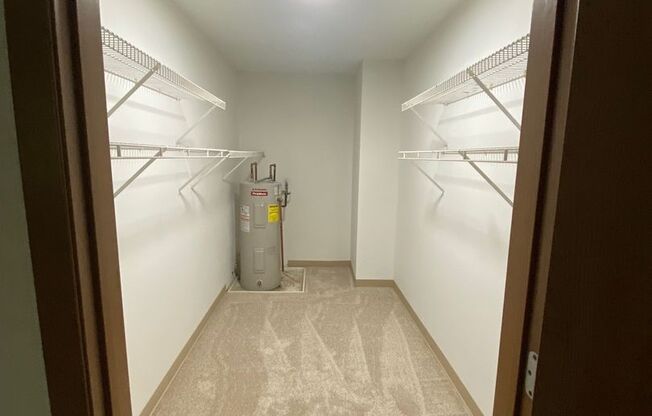 2 beds, 2 baths, 1,014 sqft, $1,475, Unit 1471-304