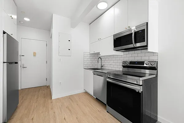 1481 STERLING PL