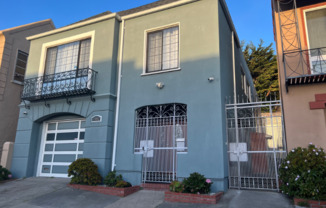 1582 16 AVE