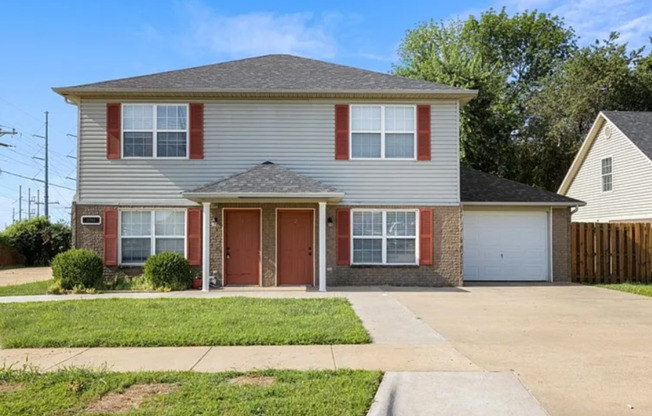 3301 SW Victoria Pl Apt 1 &amp; 2